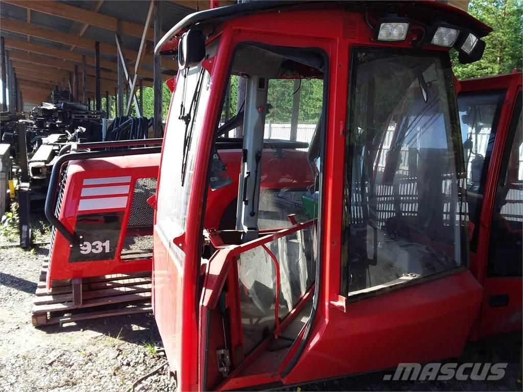 Komatsu 875 Cabins and interior