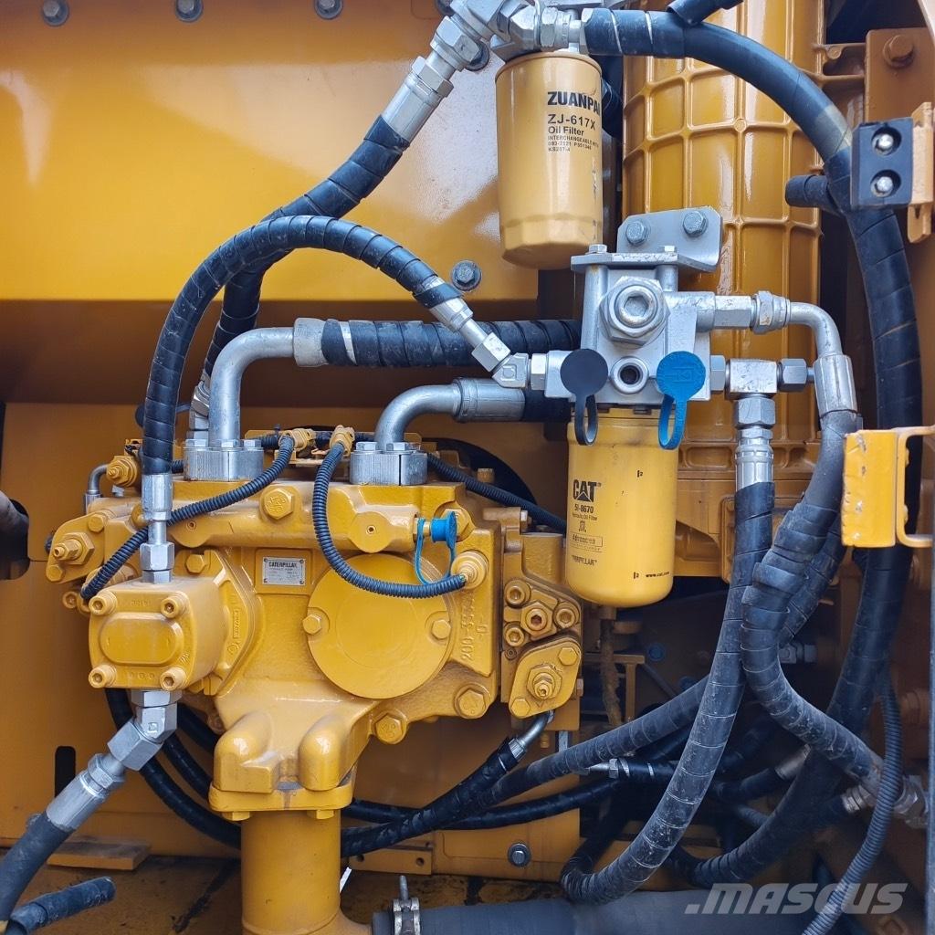 CAT 320 D2L Crawler excavators