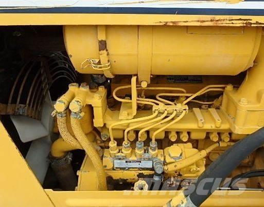 Komatsu D 20 A-6 Crawler dozers