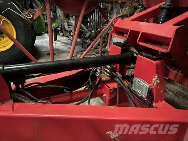 Lely Lotus 1020 Rakes and tedders
