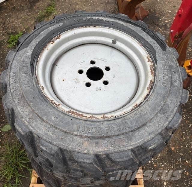  Set BKT 27x8.50-15 Tyres, wheels and rims