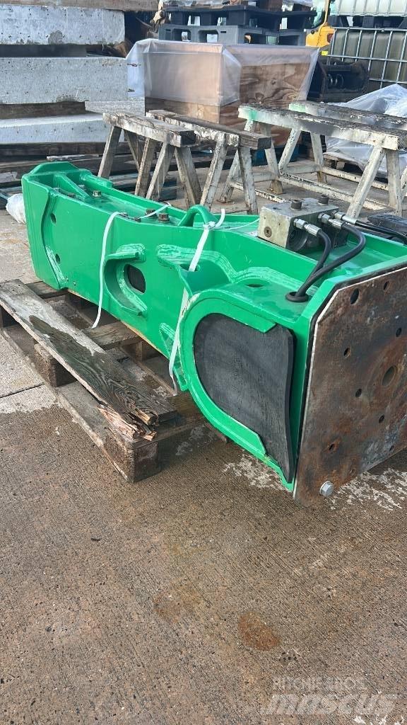 Montabert M 900 Hammers / Breakers