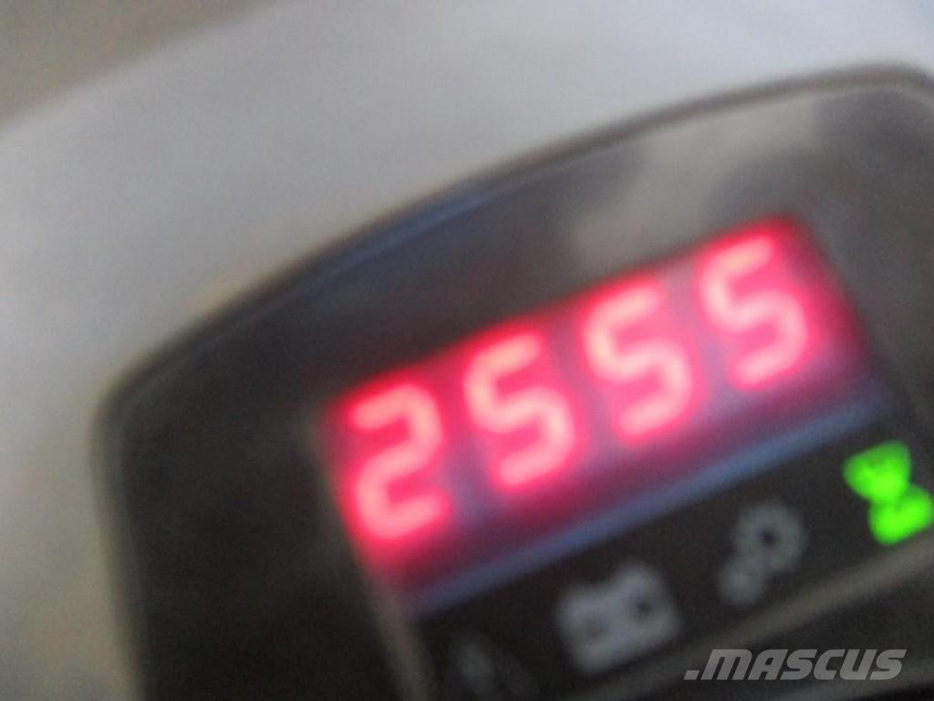 Toyota LPE250 Low lifter with platform