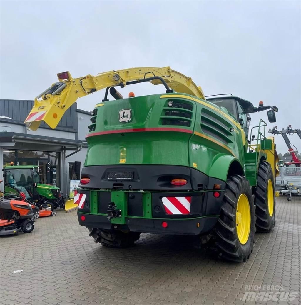 John Deere 8400 i Self-propelled foragers