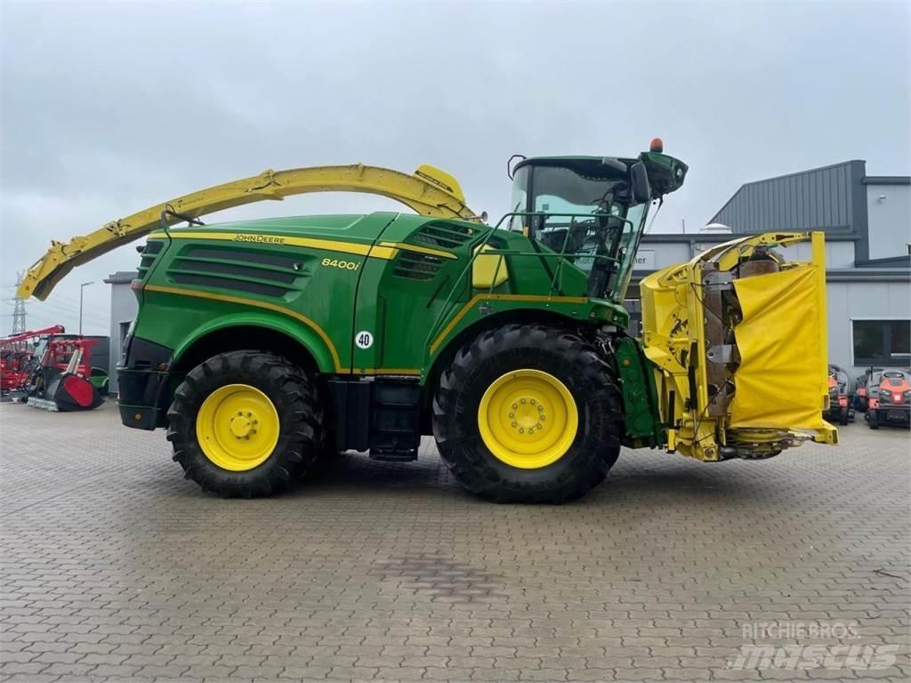 John Deere 8400 i Self-propelled foragers