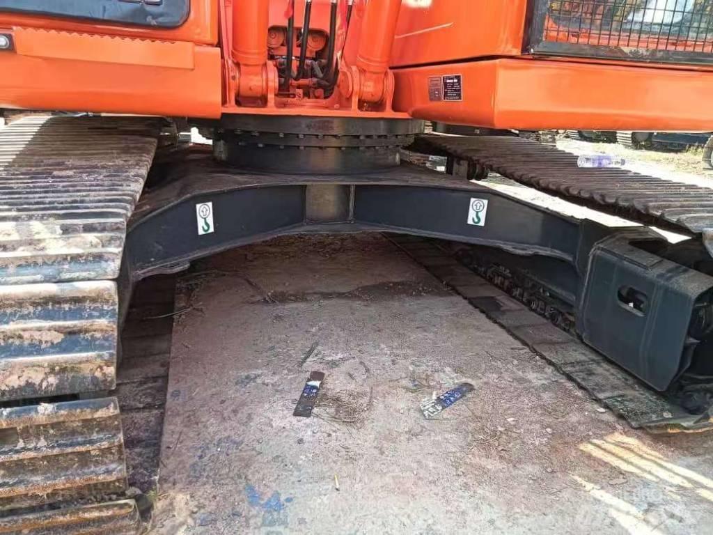 Doosan DX150 Midi excavators  7t - 12t