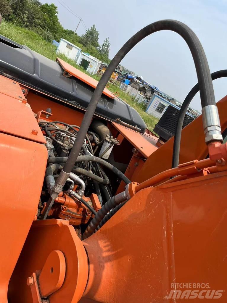Doosan DH 300 Crawler excavators