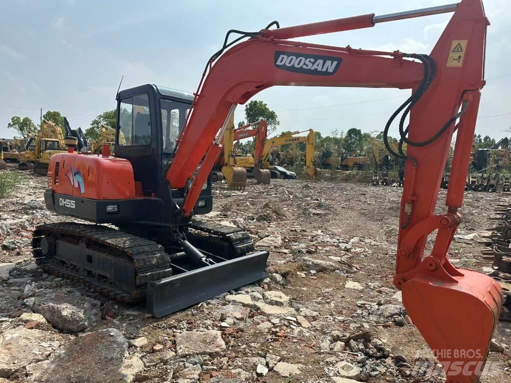 Doosan DH 55 Mini excavators < 7t