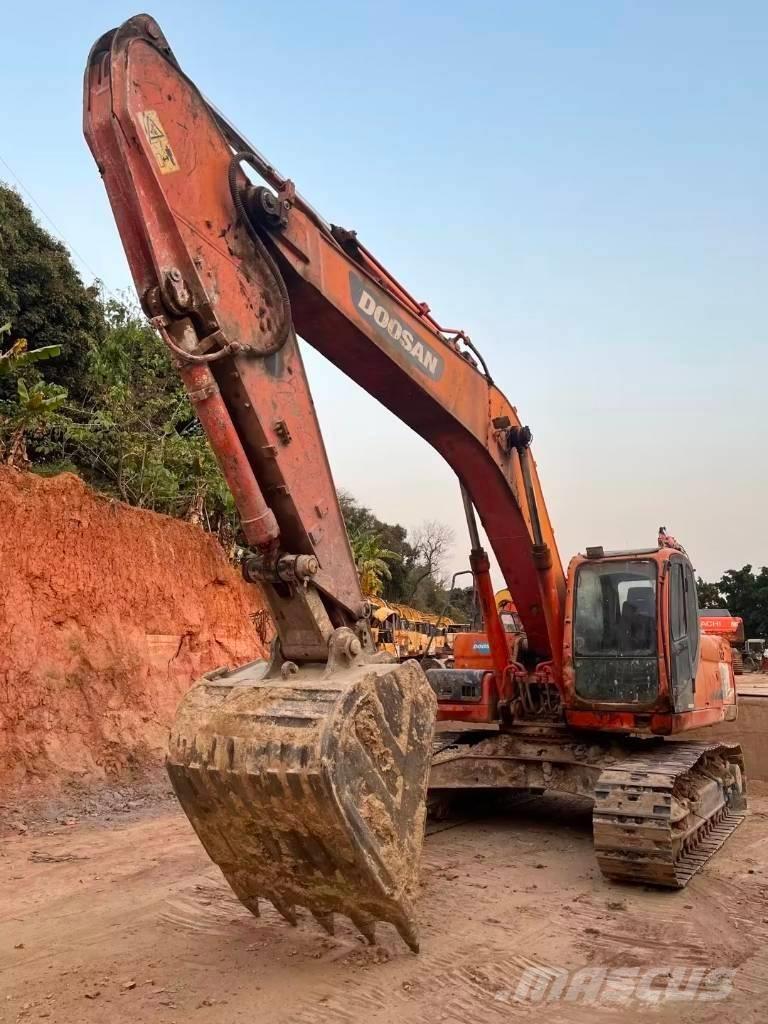 Doosan DX 300 LC Mini excavators < 7t