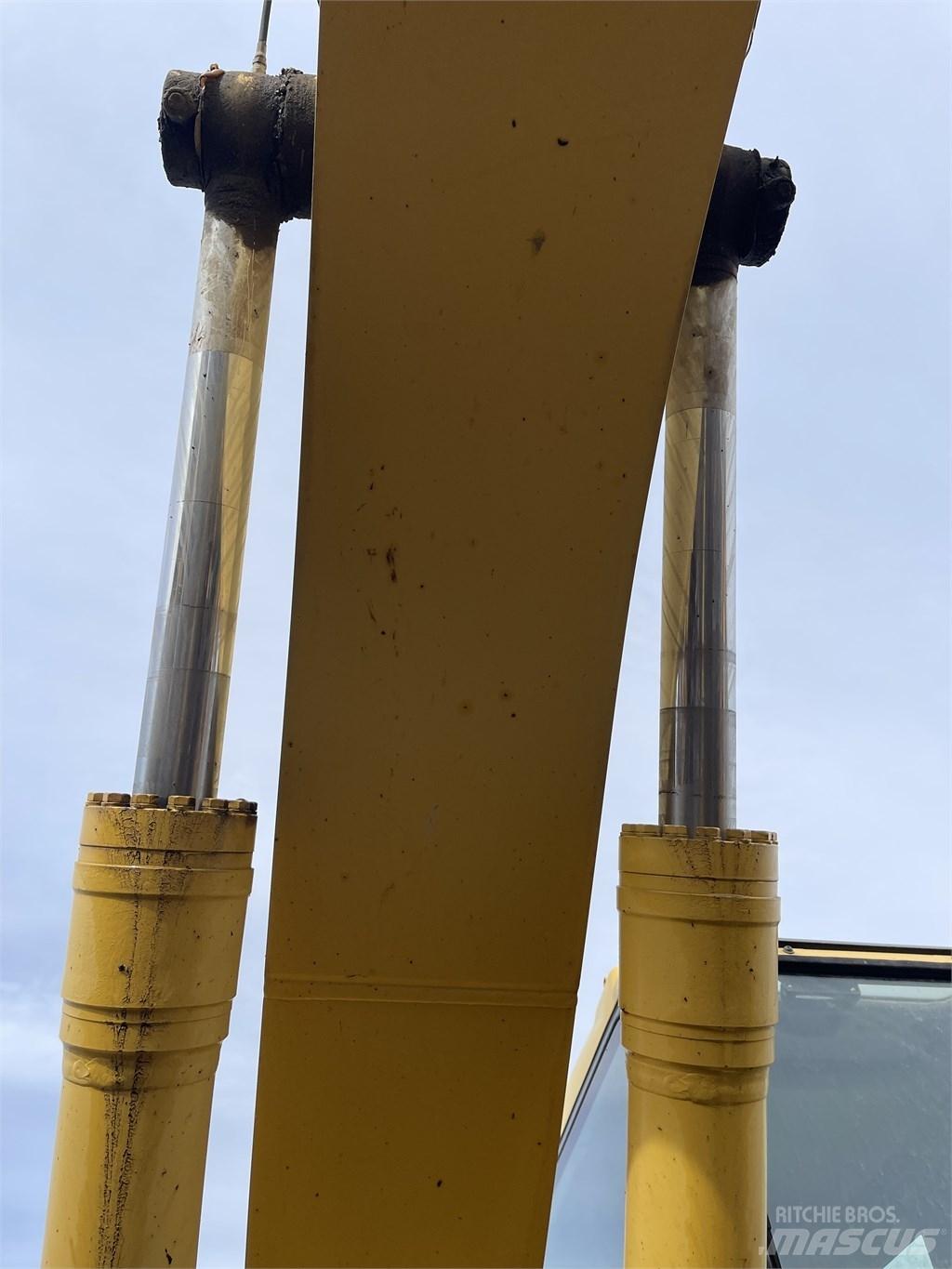 Komatsu PC 200 LC-7 Crawler excavators