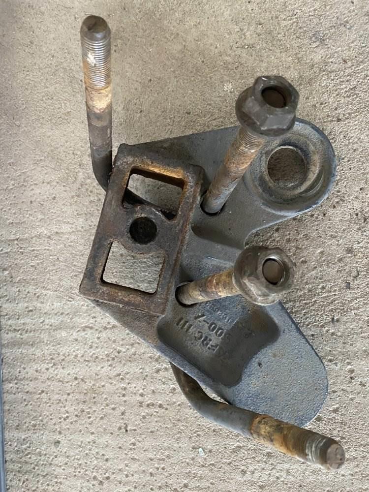 DAF LF DRŽÁK TLUMIČE L. Other components