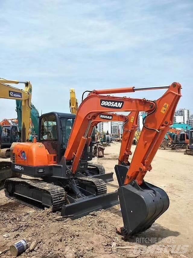 Doosan DH 60 Mini excavators < 7t