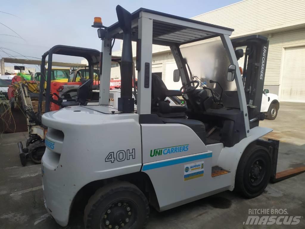 UniCarriers D1F4A40Q Sideloader