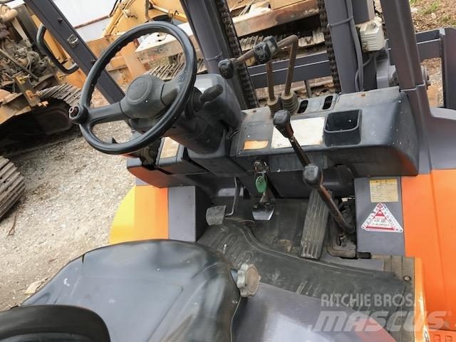 Toyota 7 FD 40 Diesel trucks