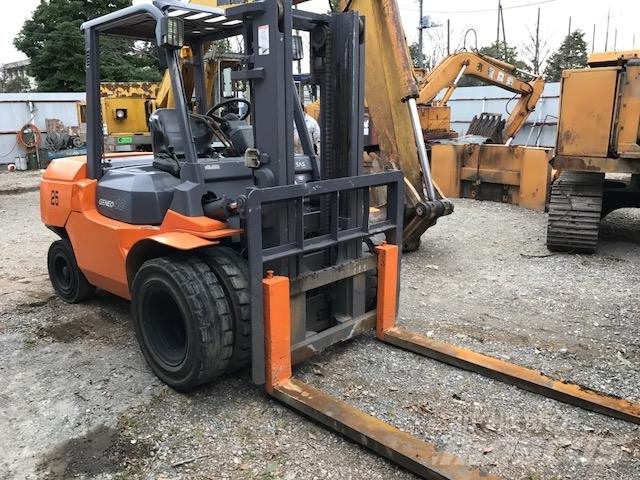 Toyota 7 FD 40 Diesel trucks