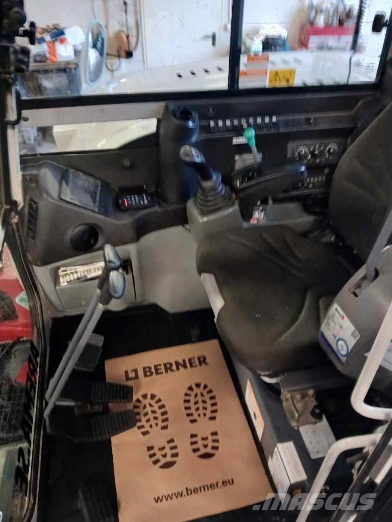 Takeuchi TB 290 Midi excavators  7t - 12t