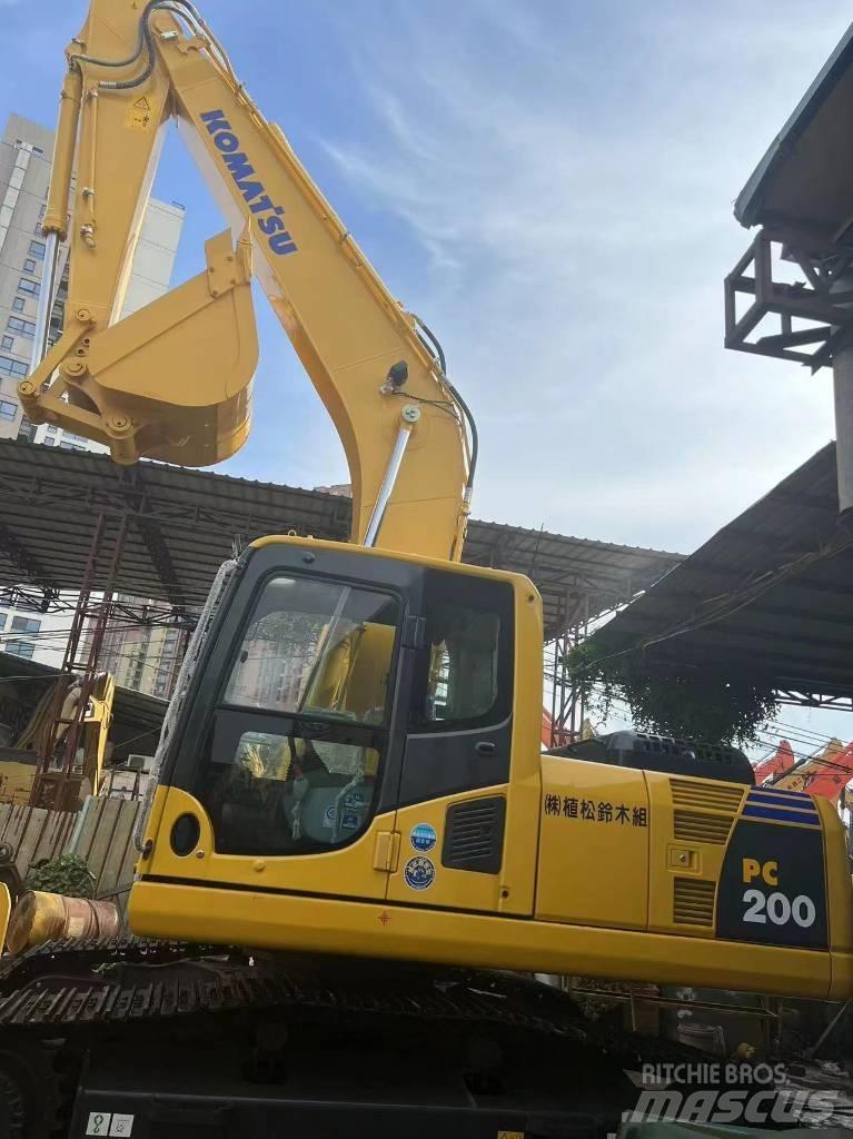 Komatsu PC 200-8 Crawler excavators