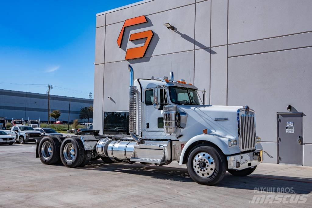 Kenworth W900 Truck Tractor Units