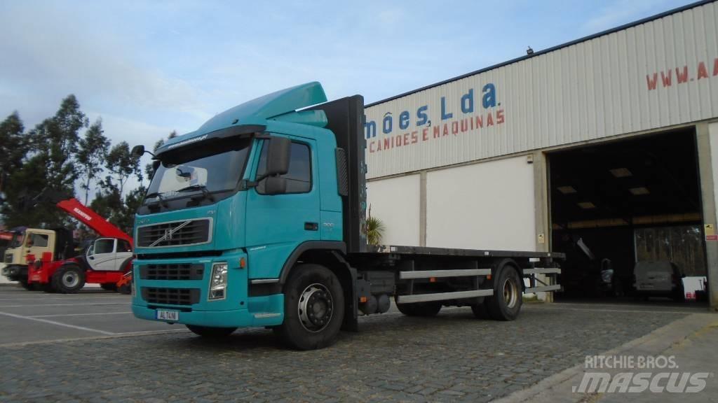 Volvo FM 9 300 Flatbed/Dropside trucks