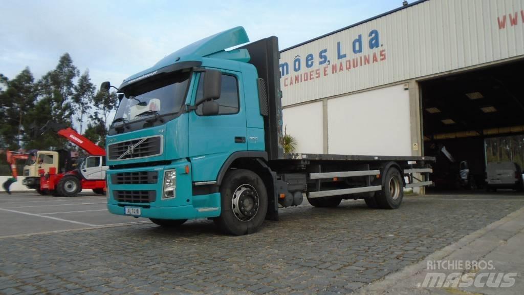 Volvo FM 9 300 Flatbed/Dropside trucks