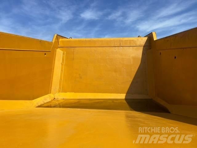 CAT 773G Articulated Haulers