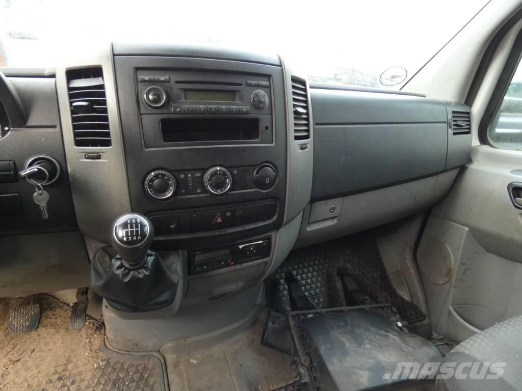 Volkswagen Crafter Flatbed/Dropside trucks