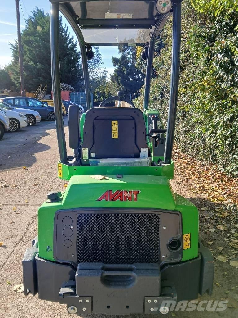  Ex Demo Avant 423 Mini loaders