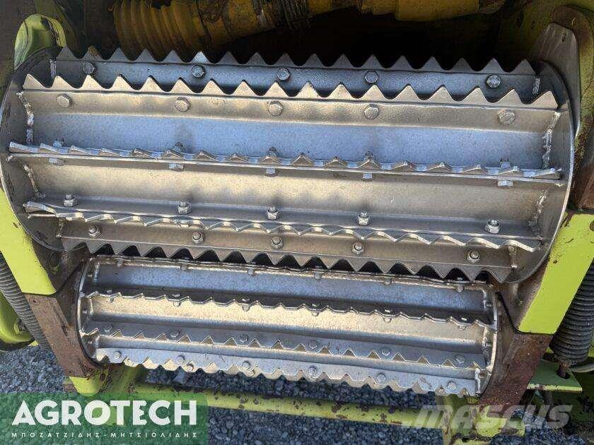 CLAAS JAGUAR 890 Tractors