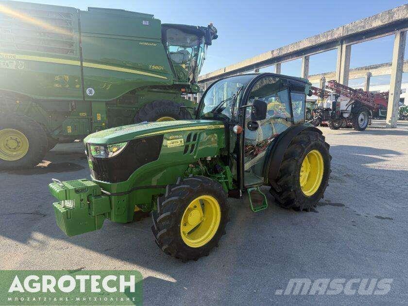 John Deere 5075 GL Tractors