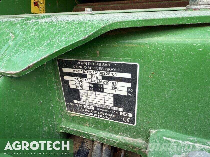 John Deere F441M Round balers