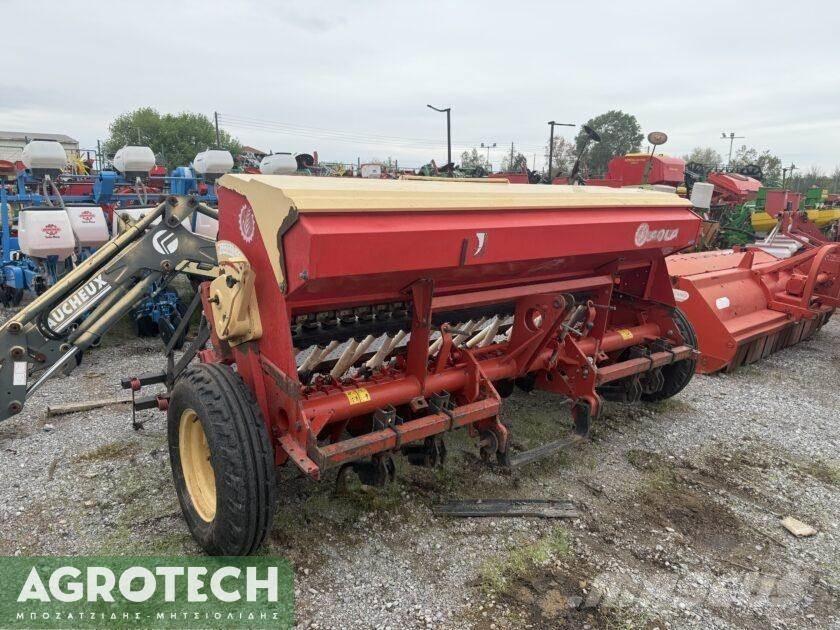  Sola 300/25 Tractors