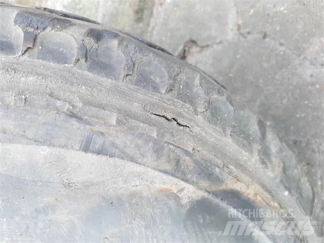  10 7.50-10 Tyres, wheels and rims