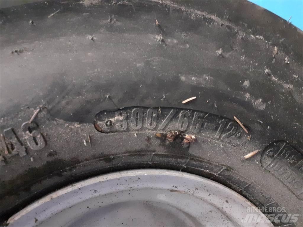  12 300/65-12 Tyres, wheels and rims