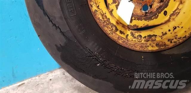  12 7.00-12 Tyres, wheels and rims