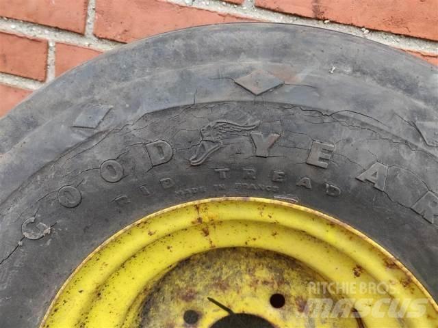  12 7.00-12 Tyres, wheels and rims