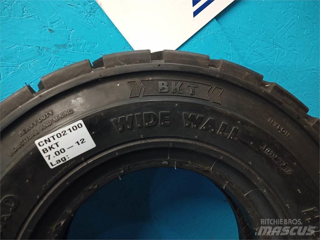  12 7.00-12 Tyres, wheels and rims