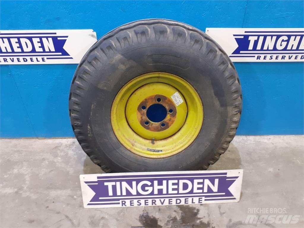  15 11.5/80-15.3 Tyres, wheels and rims