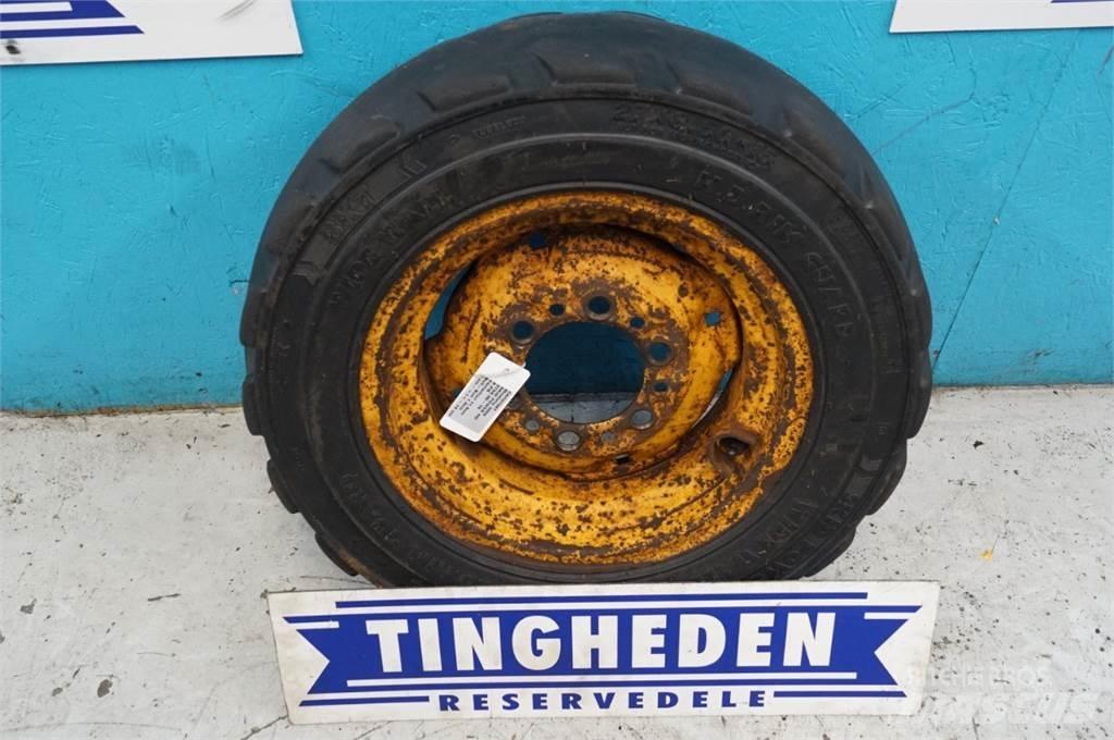  15 27X8.50-15 Tyres, wheels and rims
