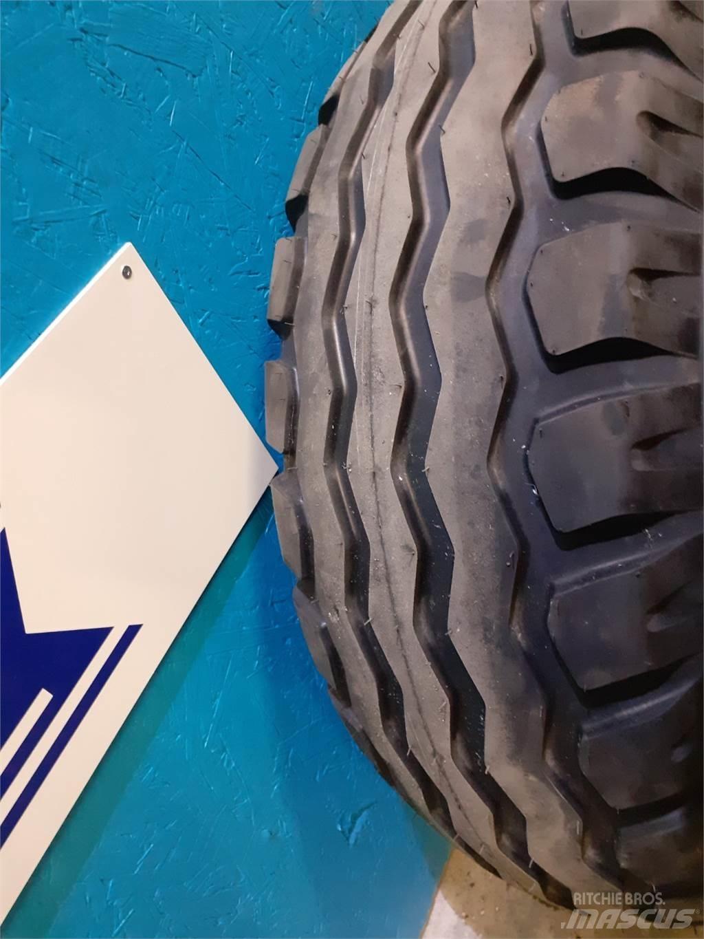  15.3 260/75-15.3 Tyres, wheels and rims