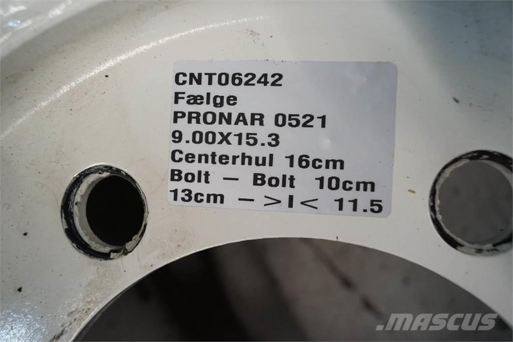  15.3 9.00X15.3 Tyres, wheels and rims