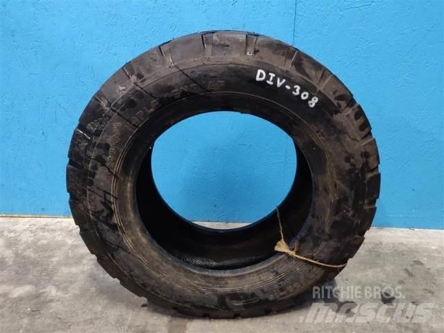  16 10,5/65-16 Tyres, wheels and rims