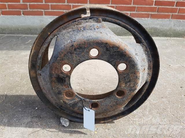  16 5.50FX16 Tyres, wheels and rims