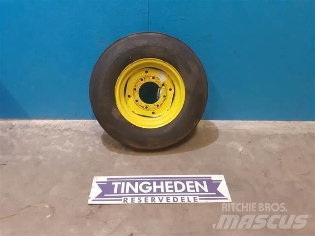  16 7.50-16 Tyres, wheels and rims