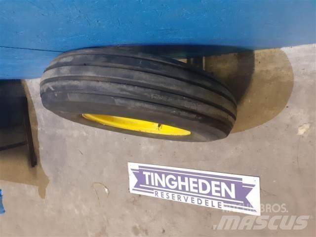  16 7.50-16 Tyres, wheels and rims