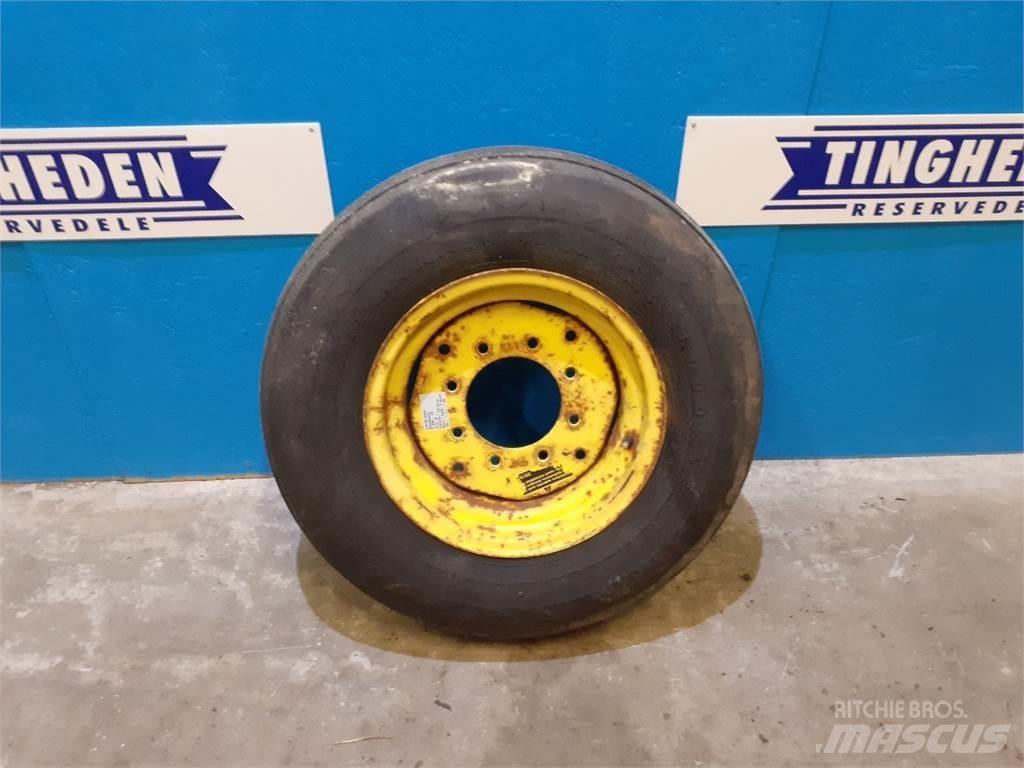  16 7.50-16 Tyres, wheels and rims