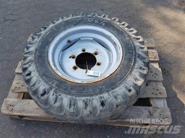  18 10.5-18 Tyres, wheels and rims