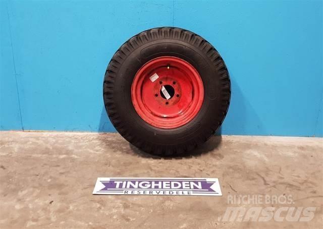  18 12.5/80-18 Tyres, wheels and rims