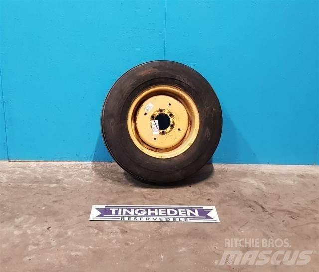 18 13.0/65-18 Tyres, wheels and rims