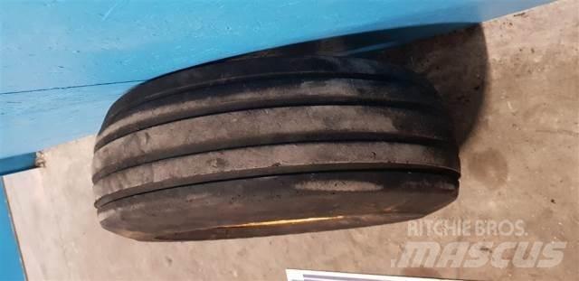  18 13.0/65-18 Tyres, wheels and rims