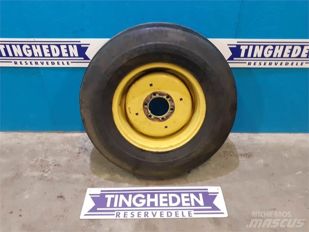  18 13.0/65-18 Tyres, wheels and rims